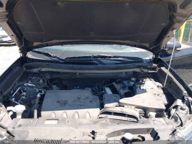 Photo 9 VIN: JA4AZ3A31JZ027557 - MITSUBISHI OUTLANDER 