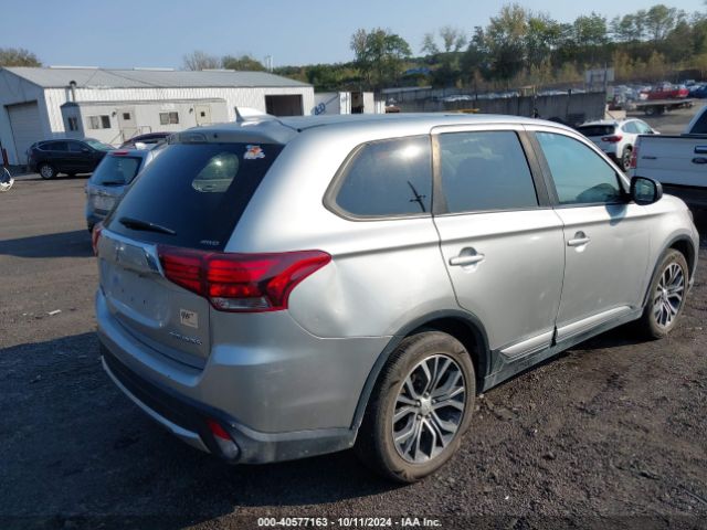 Photo 3 VIN: JA4AZ3A31JZ061501 - MITSUBISHI OUTLANDER 