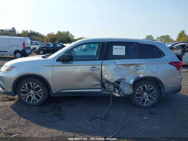 Photo 5 VIN: JA4AZ3A31JZ061501 - MITSUBISHI OUTLANDER 