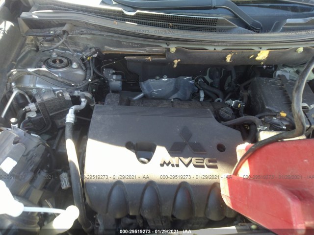 Photo 9 VIN: JA4AZ3A31KZ026667 - MITSUBISHI OUTLANDER 