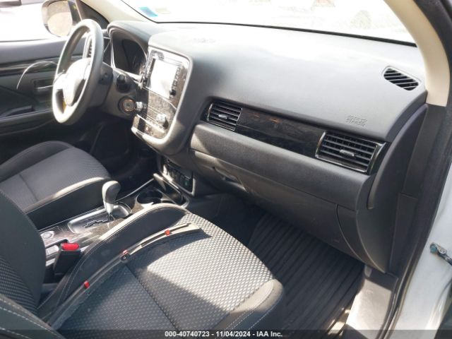 Photo 4 VIN: JA4AZ3A31LZ047701 - MITSUBISHI OUTLANDER 