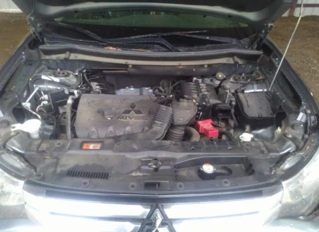 Photo 9 VIN: JA4AZ3A32FZ010709 - MITSUBISHI OUTLANDER 