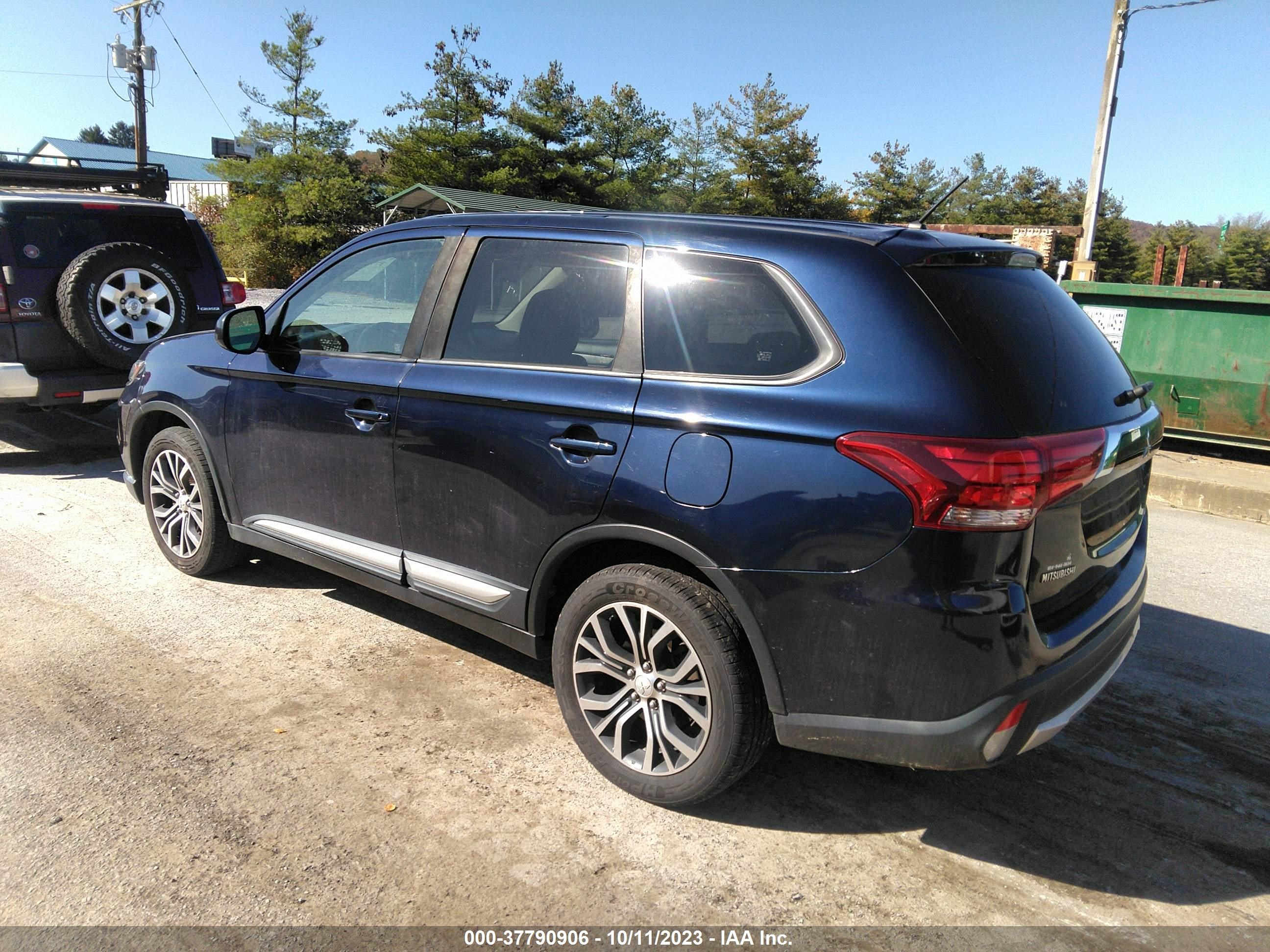 Photo 2 VIN: JA4AZ3A32GZ037846 - MITSUBISHI OUTLANDER 