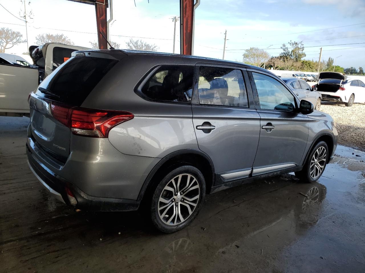 Photo 2 VIN: JA4AZ3A32GZ039158 - MITSUBISHI OUTLANDER 