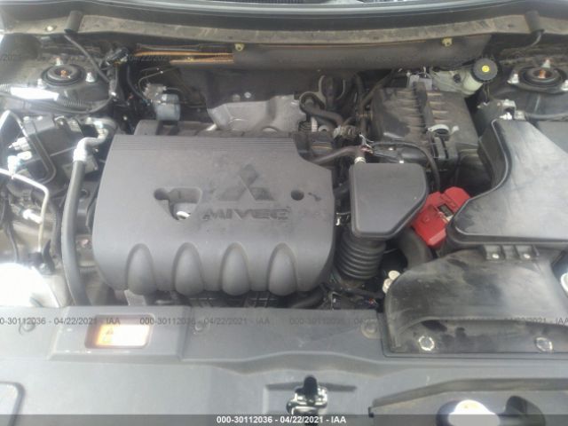 Photo 9 VIN: JA4AZ3A32HZ017307 - MITSUBISHI OUTLANDER 