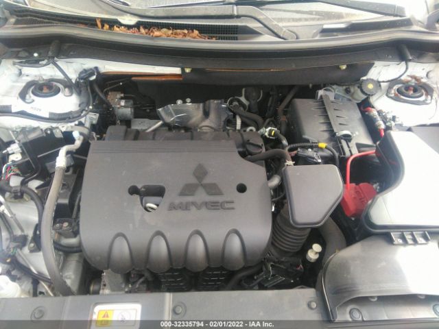 Photo 9 VIN: JA4AZ3A32HZ046340 - MITSUBISHI OUTLANDER 