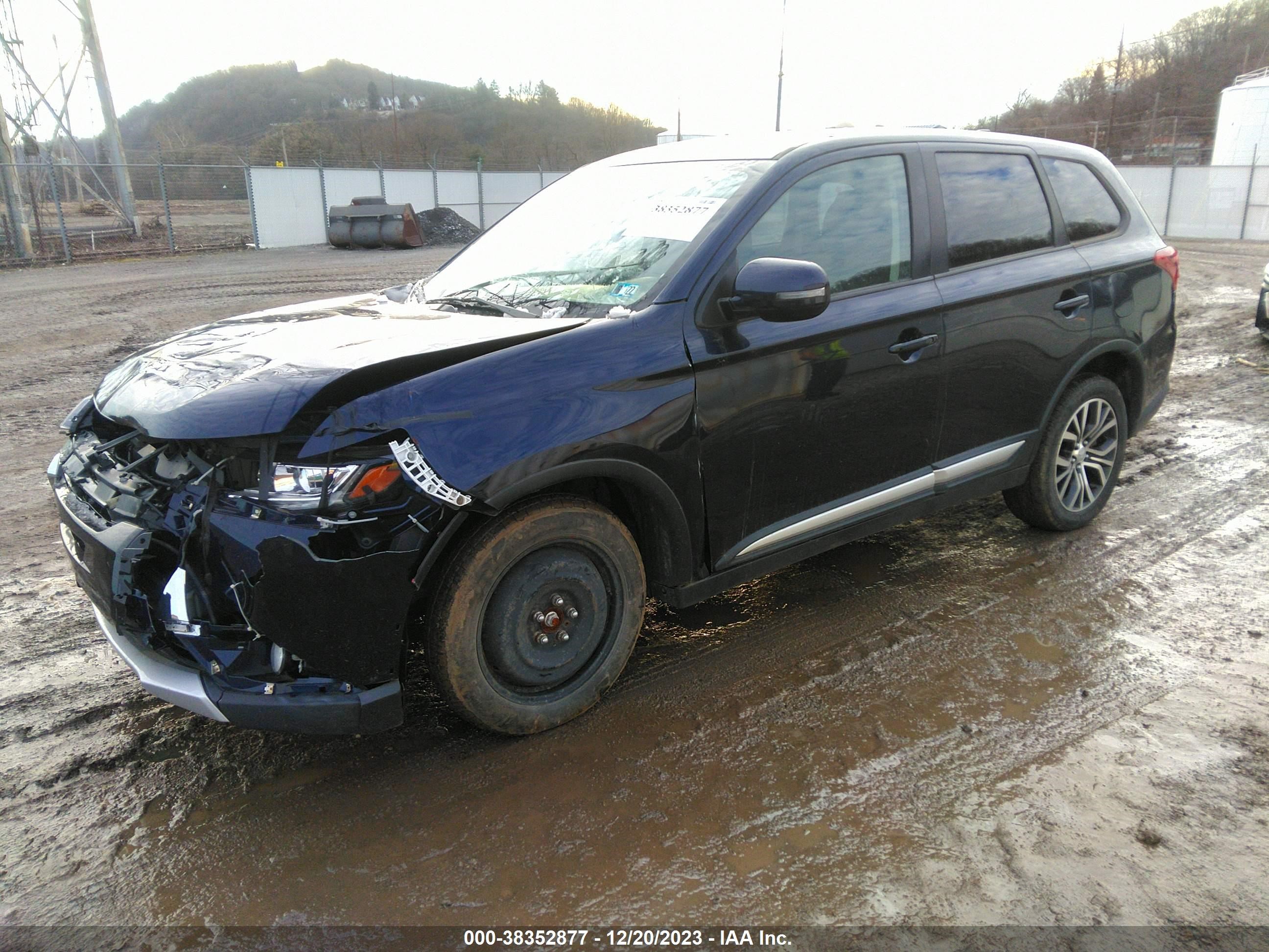 Photo 1 VIN: JA4AZ3A32HZ066359 - MITSUBISHI OUTLANDER 