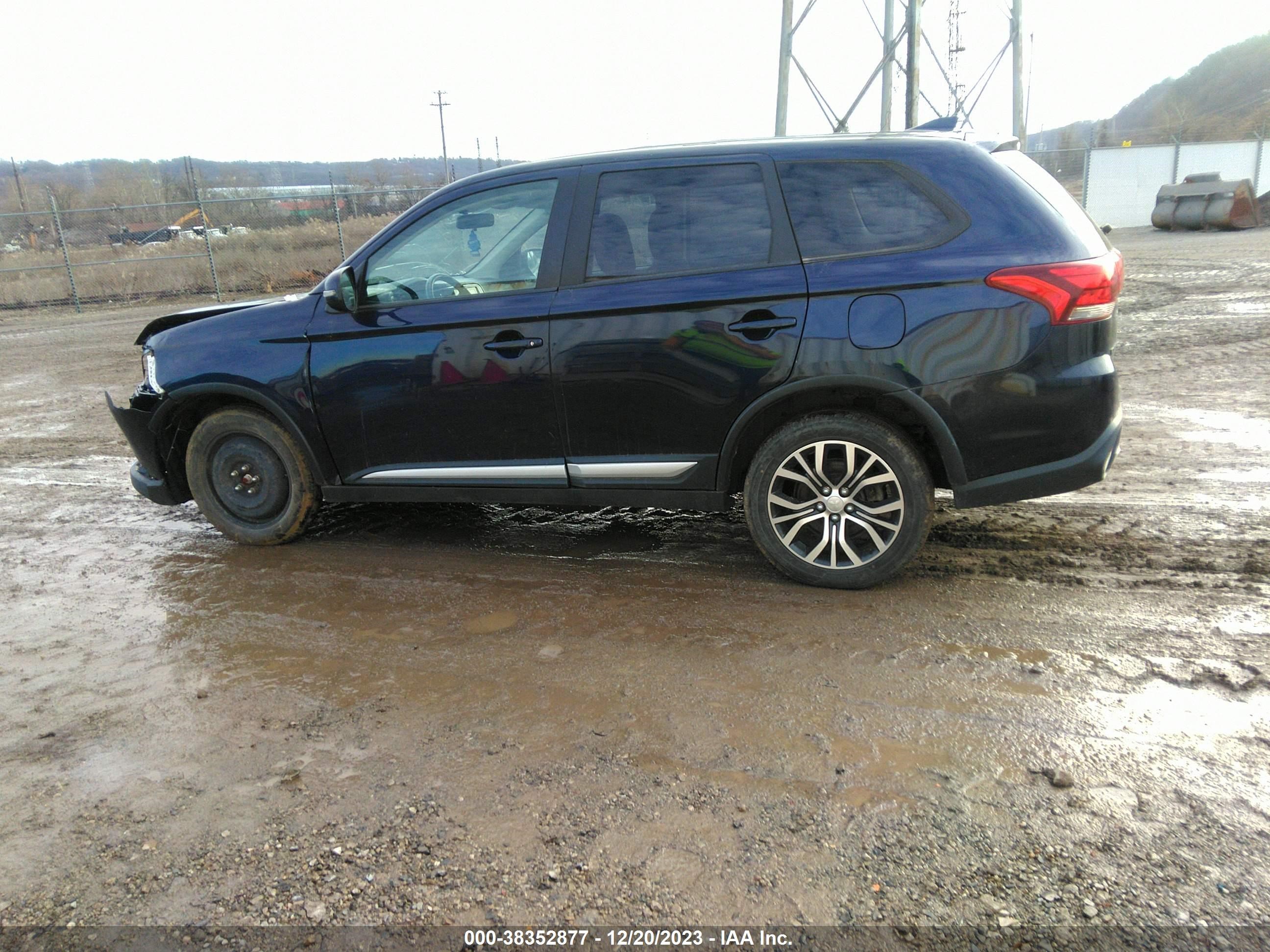 Photo 12 VIN: JA4AZ3A32HZ066359 - MITSUBISHI OUTLANDER 