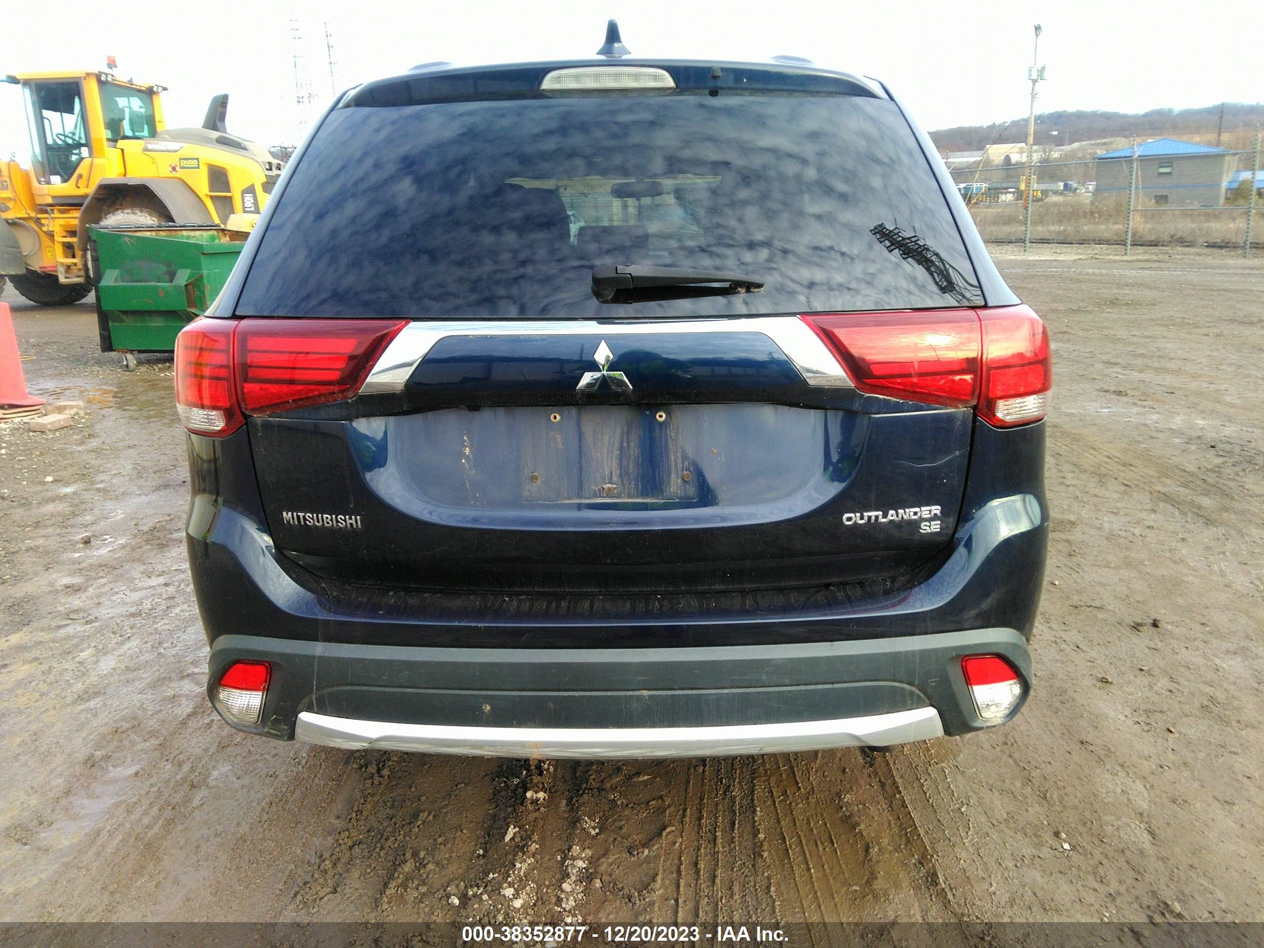 Photo 14 VIN: JA4AZ3A32HZ066359 - MITSUBISHI OUTLANDER 