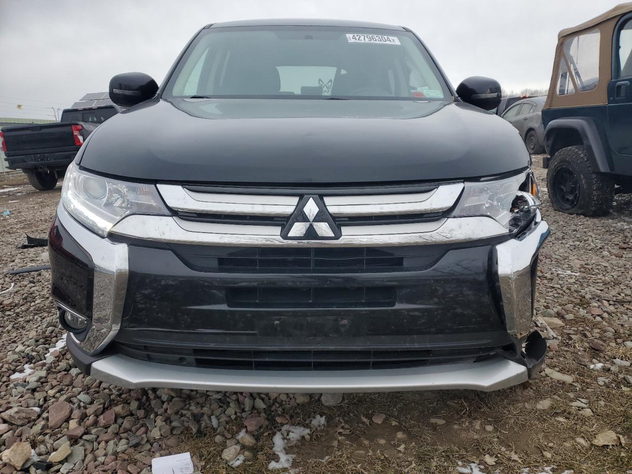 Photo 4 VIN: JA4AZ3A32JJ003492 - MITSUBISHI OUTLANDER 