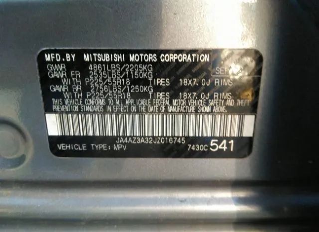 Photo 8 VIN: JA4AZ3A32JZ016745 - MITSUBISHI OUTLANDER 