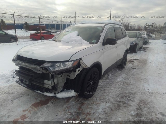 Photo 1 VIN: JA4AZ3A32JZ021685 - MITSUBISHI OUTLANDER 