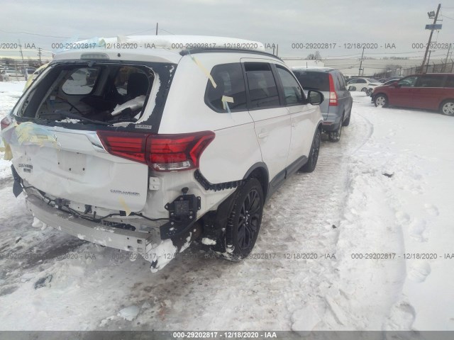 Photo 3 VIN: JA4AZ3A32JZ021685 - MITSUBISHI OUTLANDER 