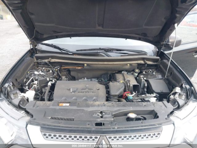 Photo 9 VIN: JA4AZ3A32KZ004547 - MITSUBISHI OUTLANDER 