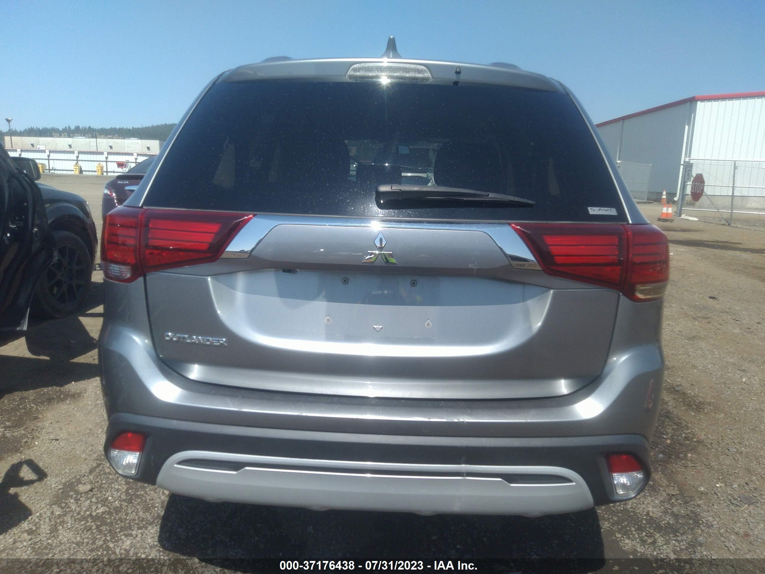 Photo 15 VIN: JA4AZ3A32LZ027571 - MITSUBISHI OUTLANDER 