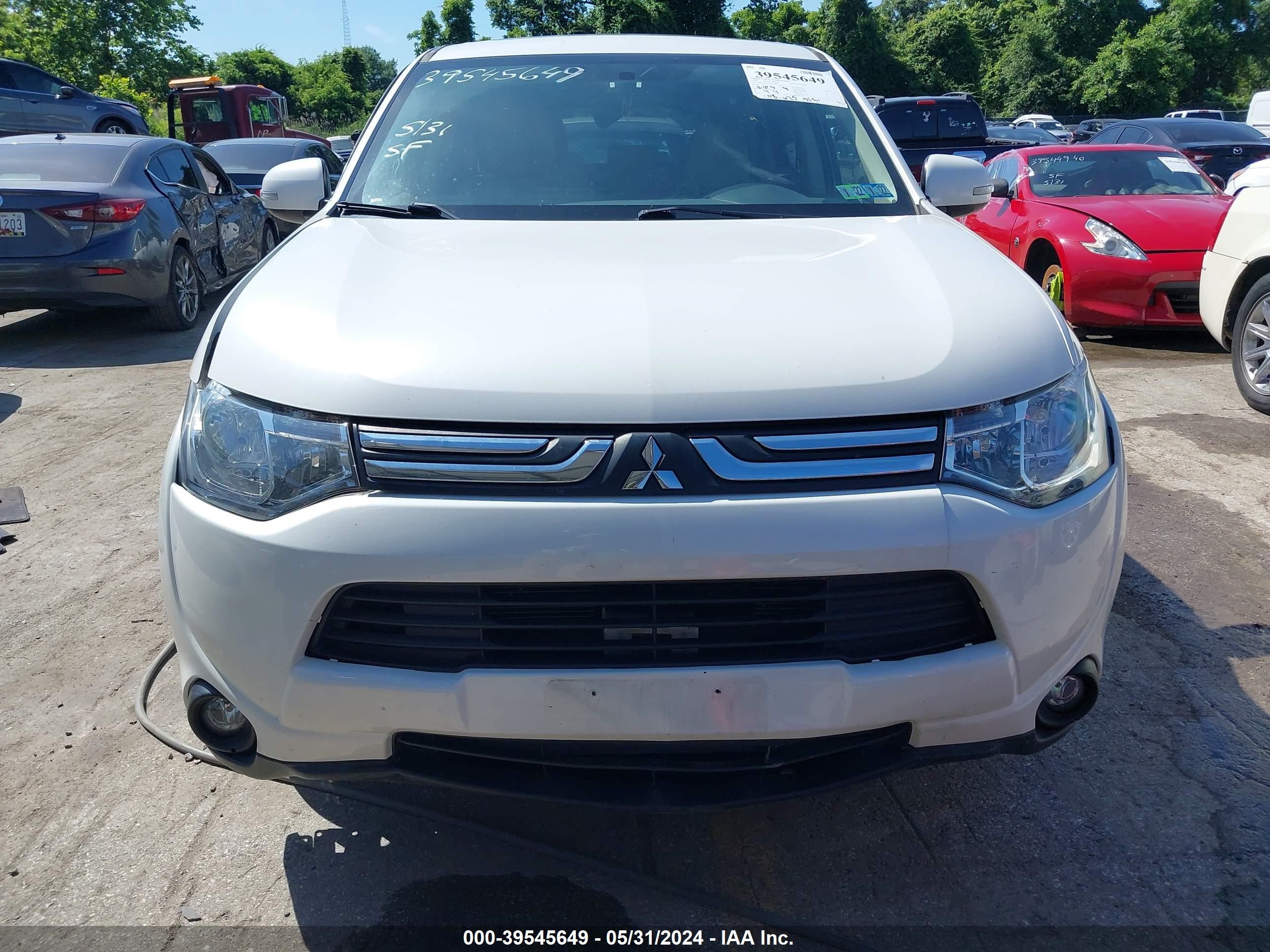 Photo 11 VIN: JA4AZ3A33EZ010880 - MITSUBISHI OUTLANDER 