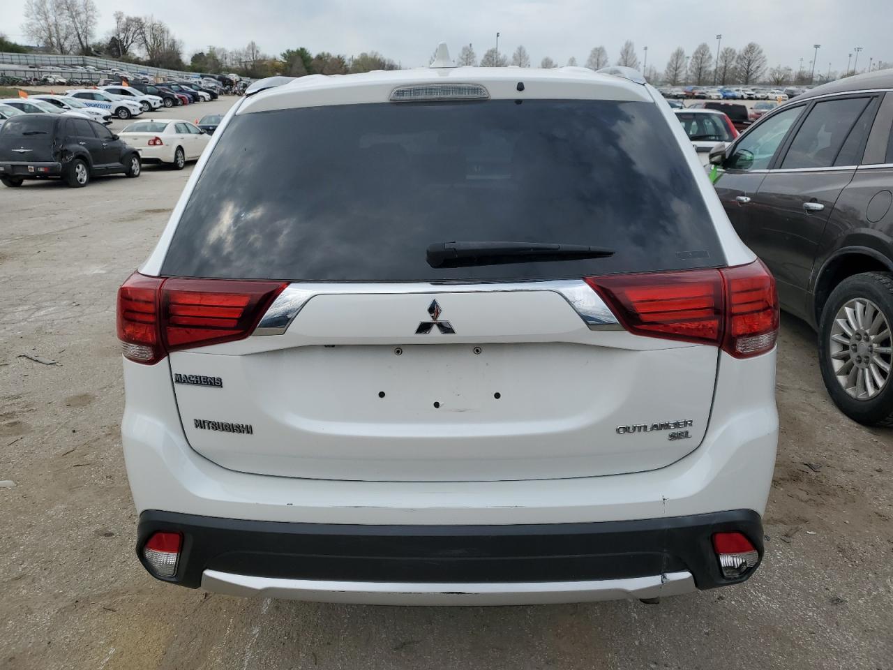 Photo 5 VIN: JA4AZ3A33HZ059582 - MITSUBISHI OUTLANDER 