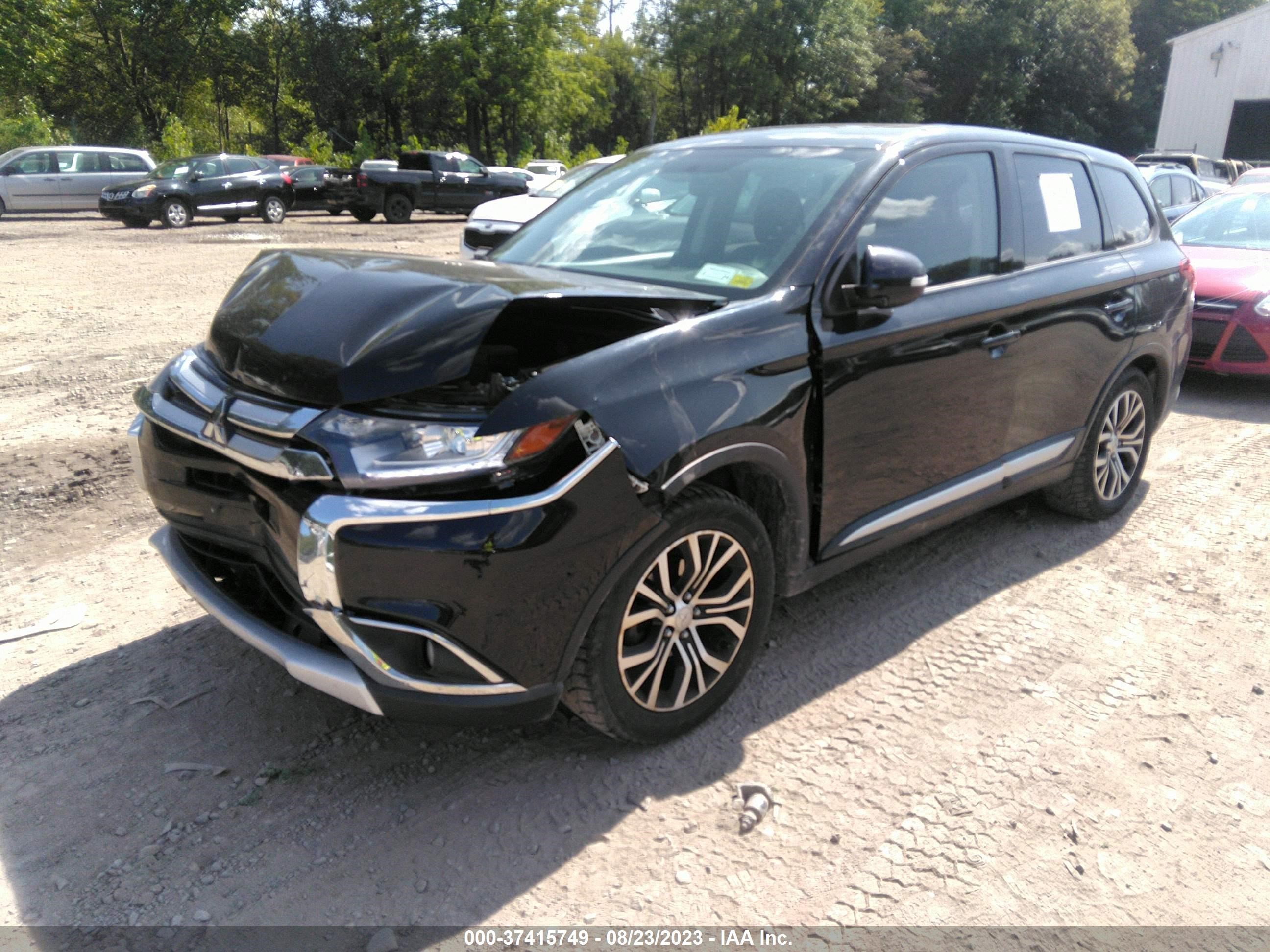 Photo 1 VIN: JA4AZ3A33JJ001105 - MITSUBISHI OUTLANDER 