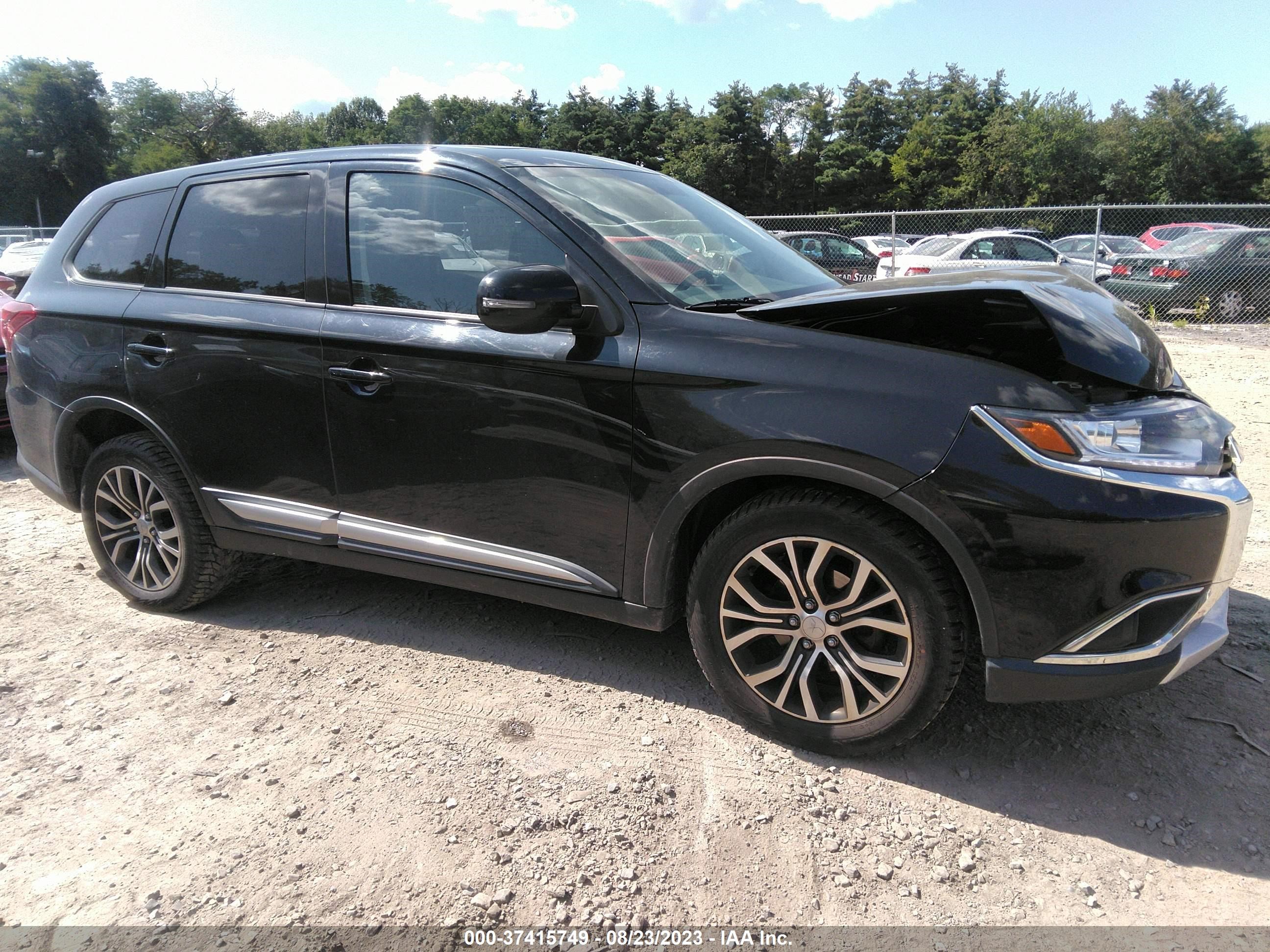 Photo 12 VIN: JA4AZ3A33JJ001105 - MITSUBISHI OUTLANDER 