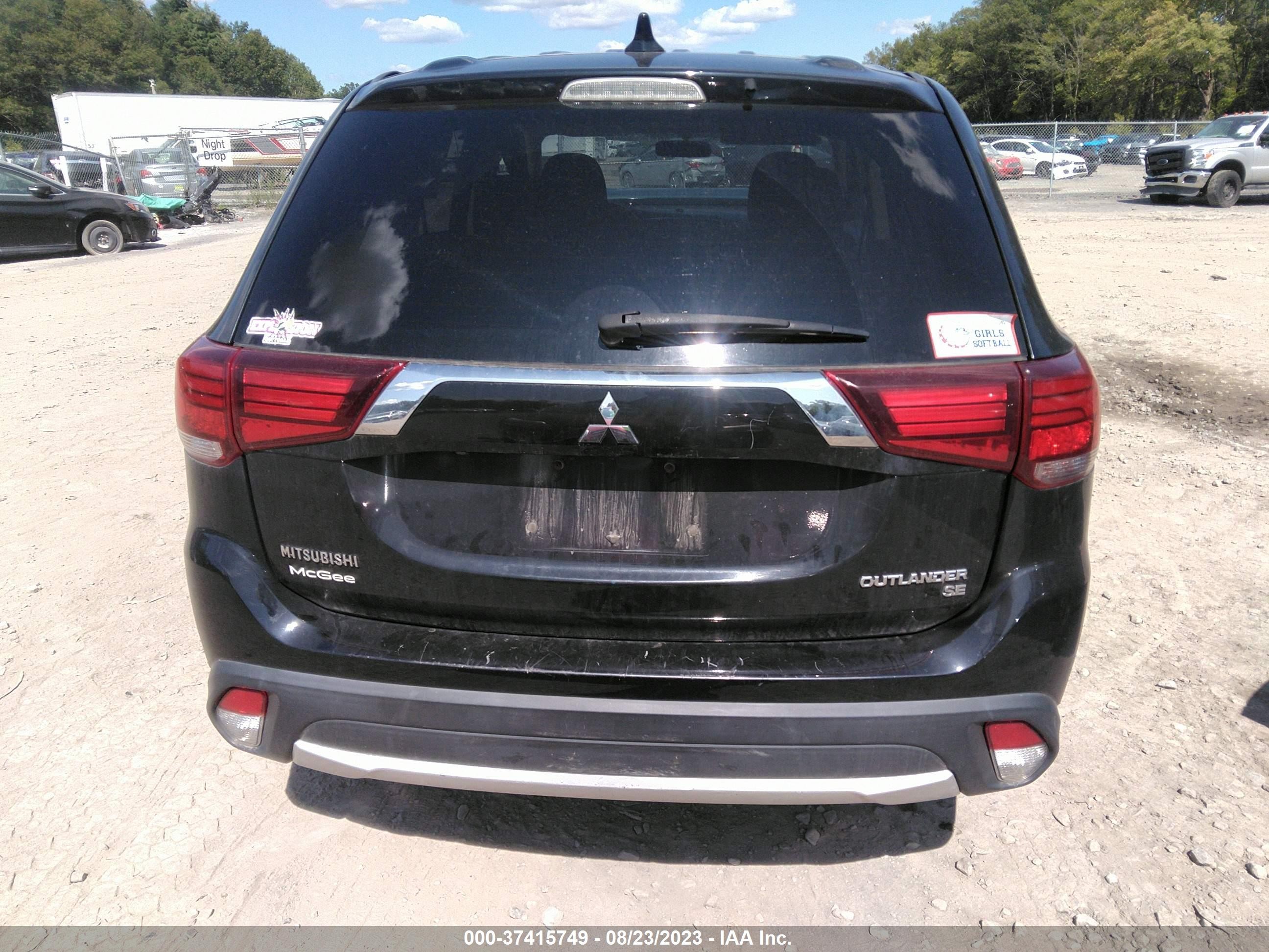 Photo 15 VIN: JA4AZ3A33JJ001105 - MITSUBISHI OUTLANDER 