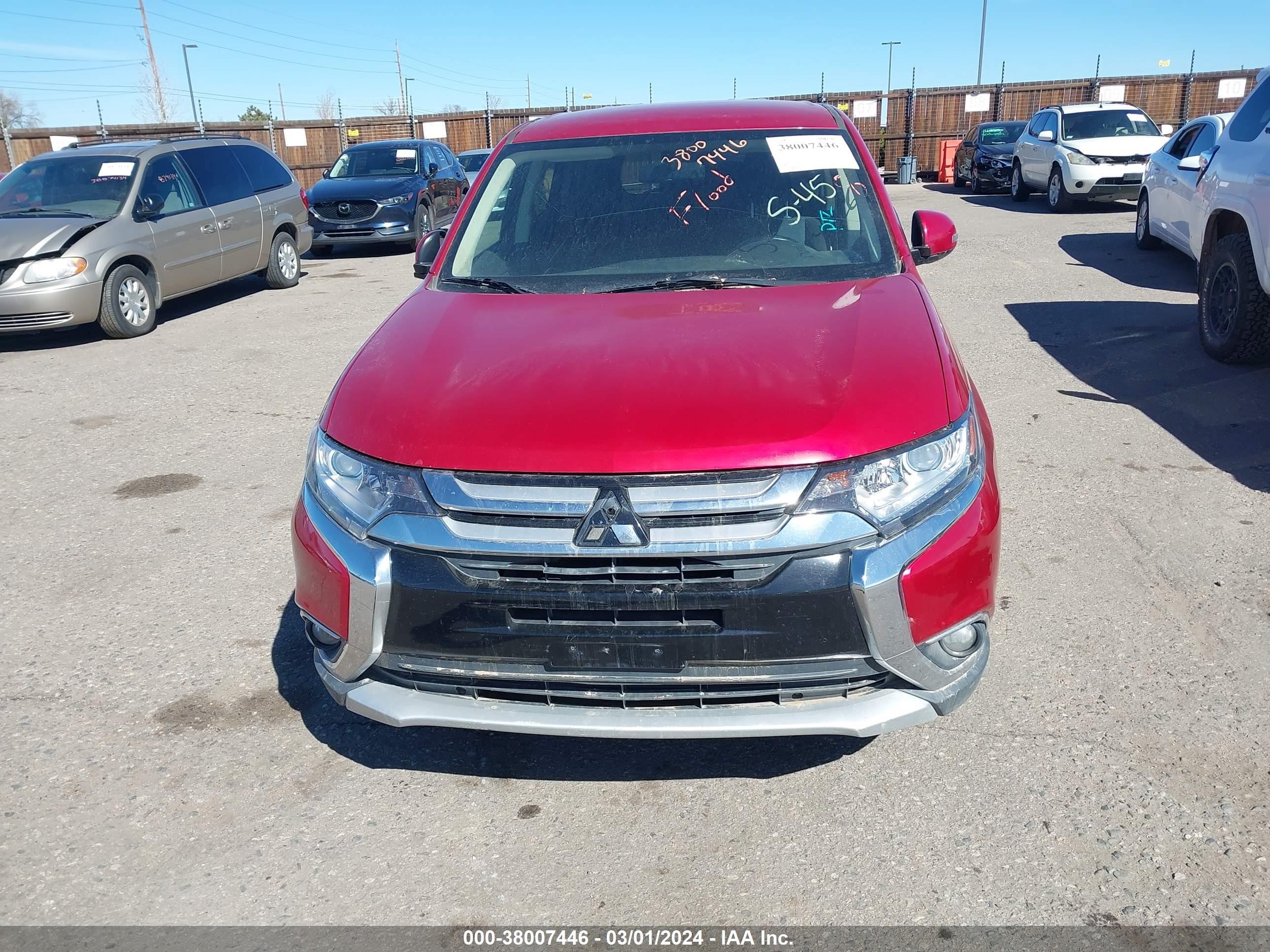 Photo 10 VIN: JA4AZ3A33JZ038687 - MITSUBISHI OUTLANDER 