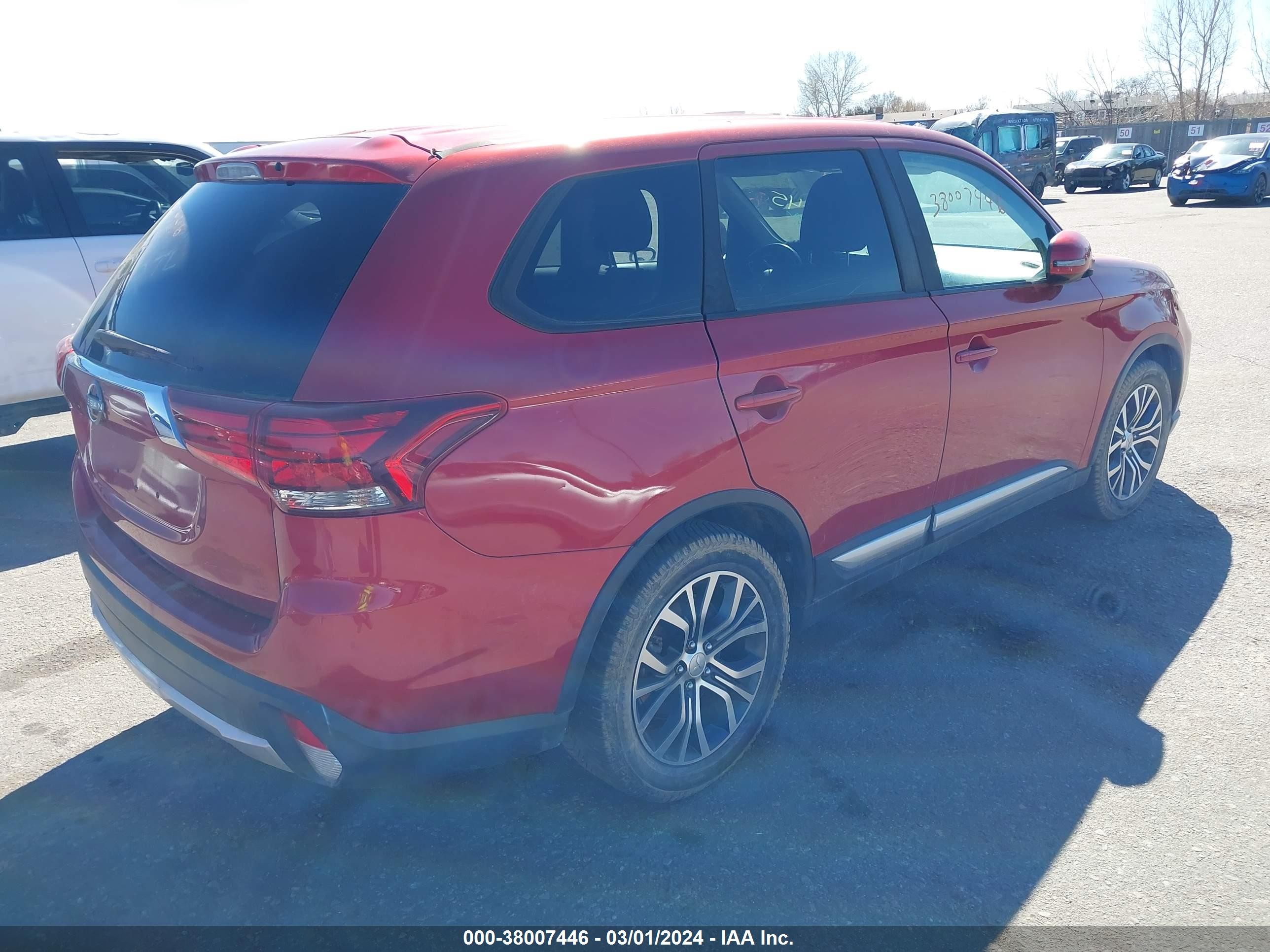 Photo 3 VIN: JA4AZ3A33JZ038687 - MITSUBISHI OUTLANDER 