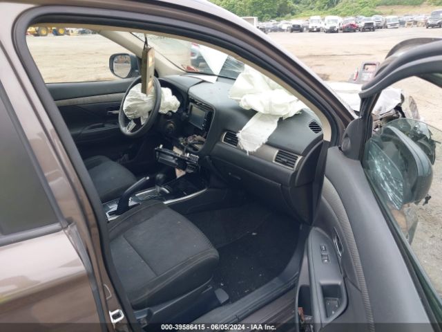 Photo 4 VIN: JA4AZ3A33JZ067798 - MITSUBISHI OUTLANDER 