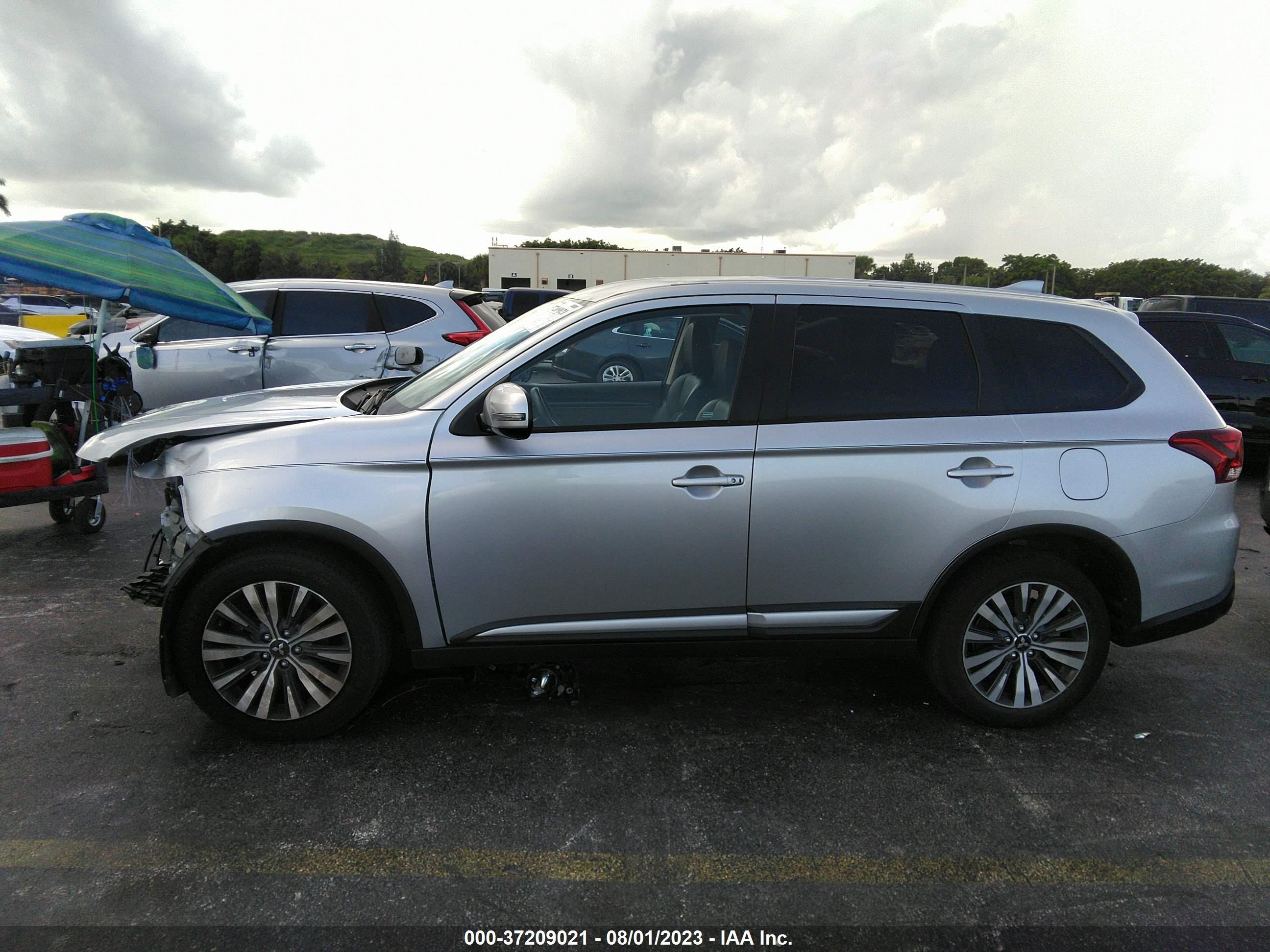 Photo 13 VIN: JA4AZ3A33LZ044265 - MITSUBISHI OUTLANDER 