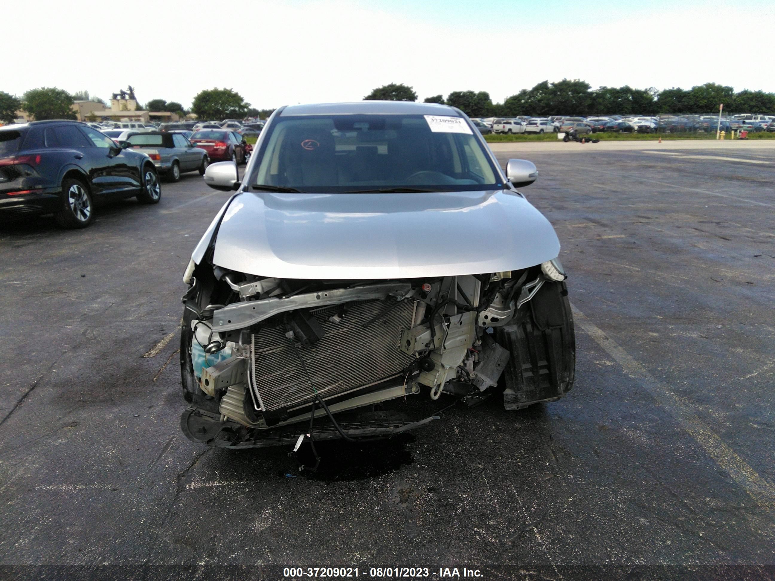 Photo 5 VIN: JA4AZ3A33LZ044265 - MITSUBISHI OUTLANDER 