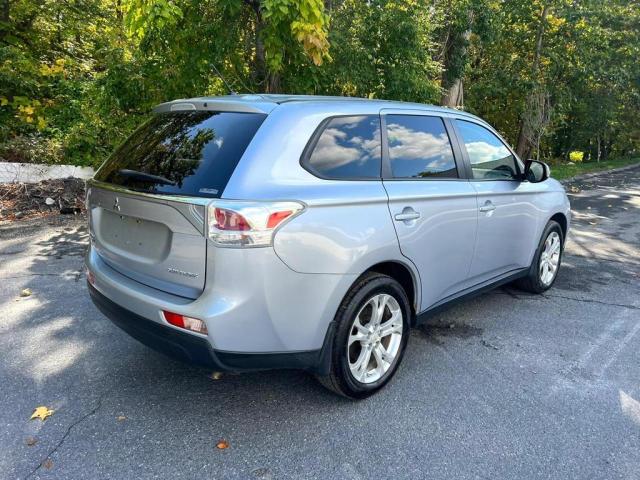 Photo 2 VIN: JA4AZ3A34EZ008572 - MITSUBISHI OUTLANDER 