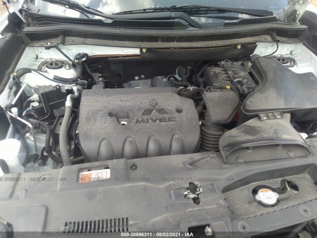 Photo 9 VIN: JA4AZ3A34GZ038447 - MITSUBISHI OUTLANDER 