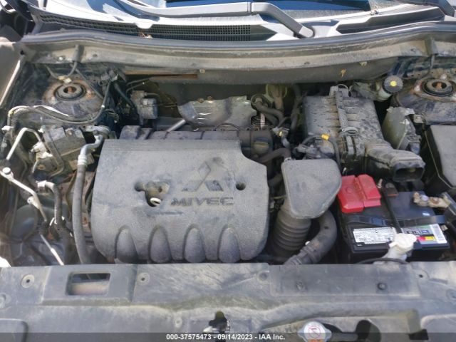 Photo 9 VIN: JA4AZ3A34JZ010980 - MITSUBISHI OUTLANDER 