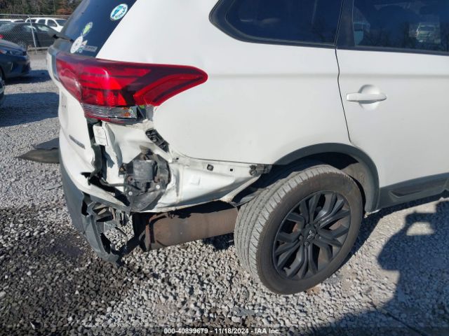 Photo 5 VIN: JA4AZ3A34JZ026662 - MITSUBISHI OUTLANDER 