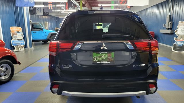 Photo 2 VIN: JA4AZ3A34JZ058303 - MITSUBISHI OUTLANDER 