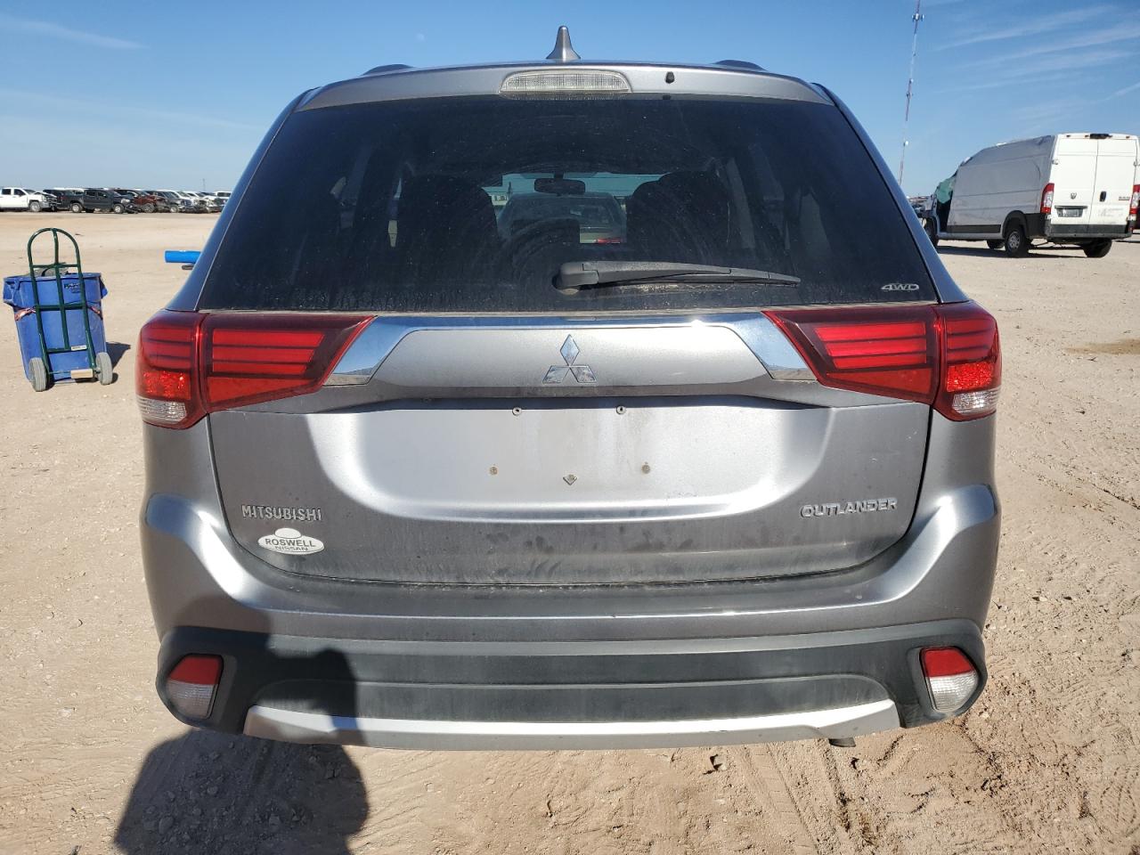 Photo 5 VIN: JA4AZ3A34JZ058768 - MITSUBISHI OUTLANDER 