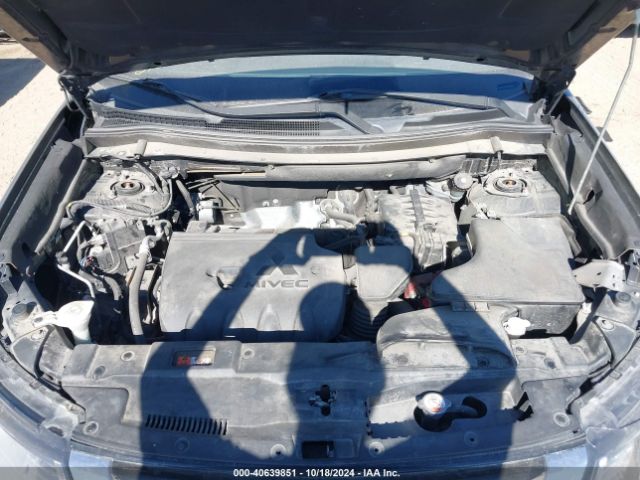 Photo 9 VIN: JA4AZ3A34JZ067275 - MITSUBISHI OUTLANDER 