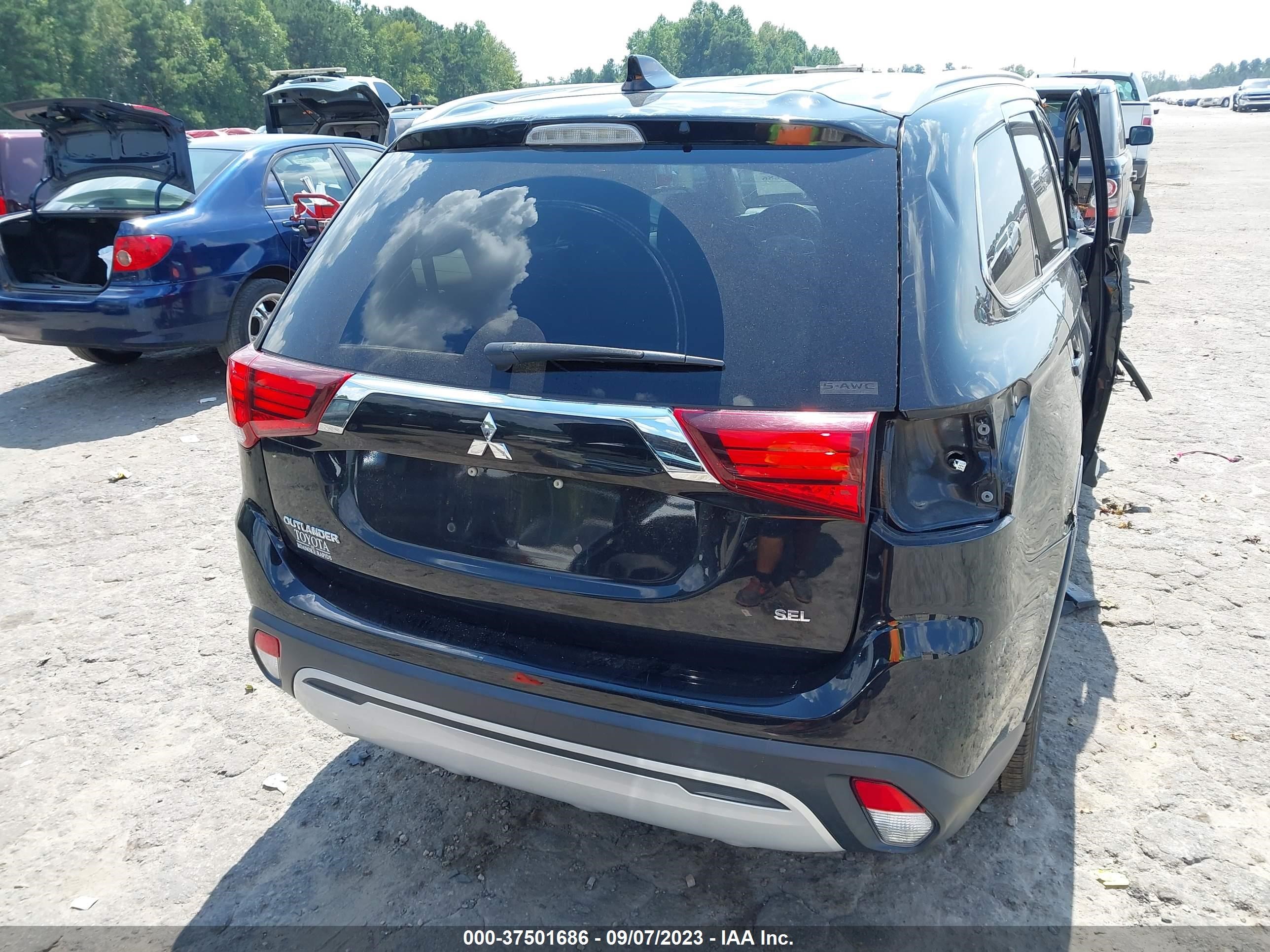 Photo 16 VIN: JA4AZ3A34LZ033694 - MITSUBISHI OUTLANDER 