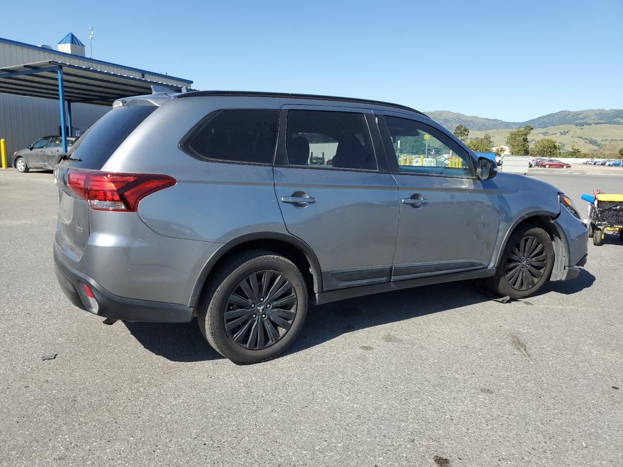 Photo 2 VIN: JA4AZ3A34LZ043366 - MITSUBISHI OUTLANDER 