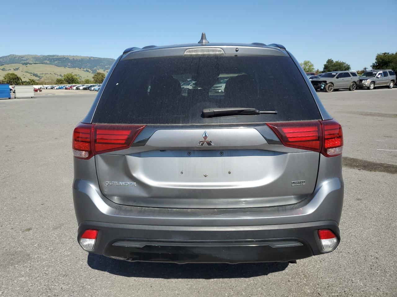 Photo 5 VIN: JA4AZ3A34LZ043366 - MITSUBISHI OUTLANDER 