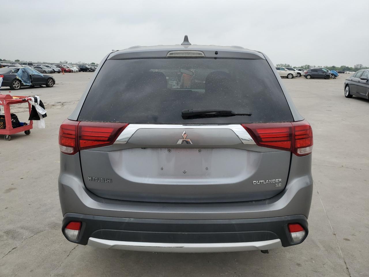 Photo 5 VIN: JA4AZ3A35HZ033422 - MITSUBISHI OUTLANDER 