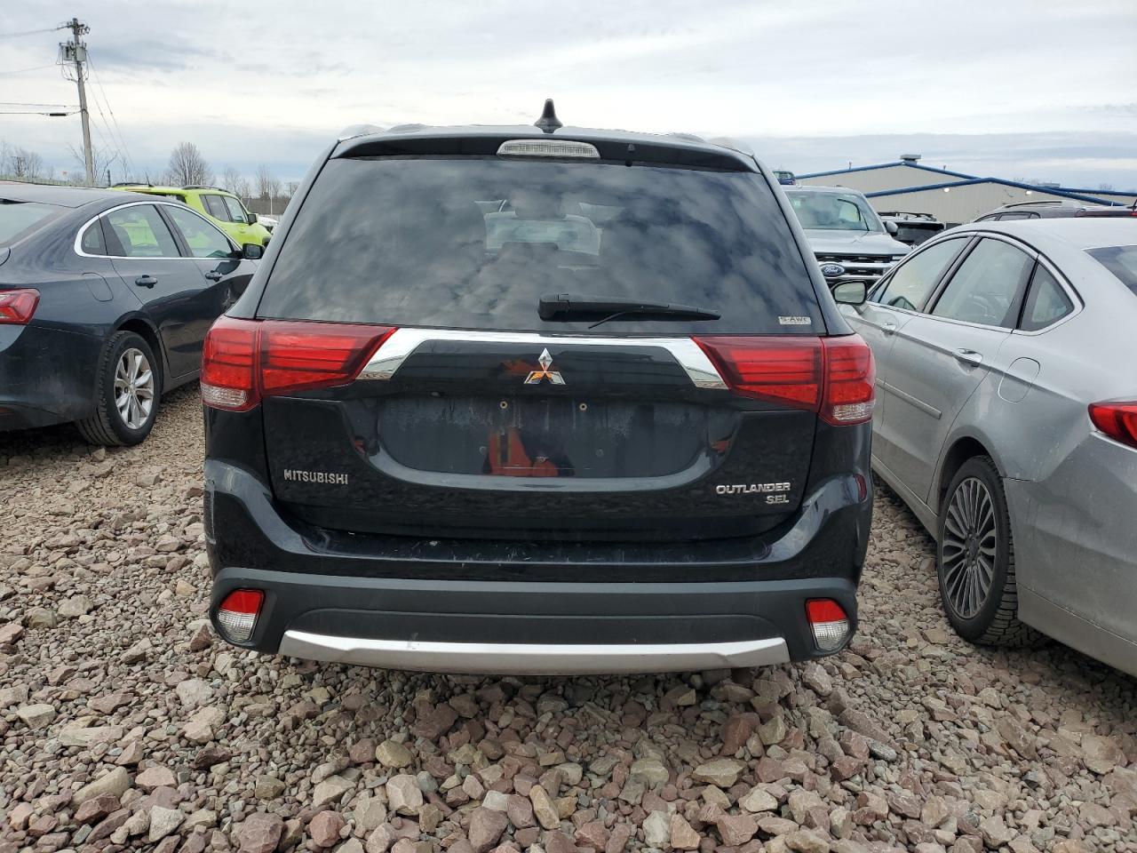 Photo 5 VIN: JA4AZ3A35HZ058224 - MITSUBISHI OUTLANDER 