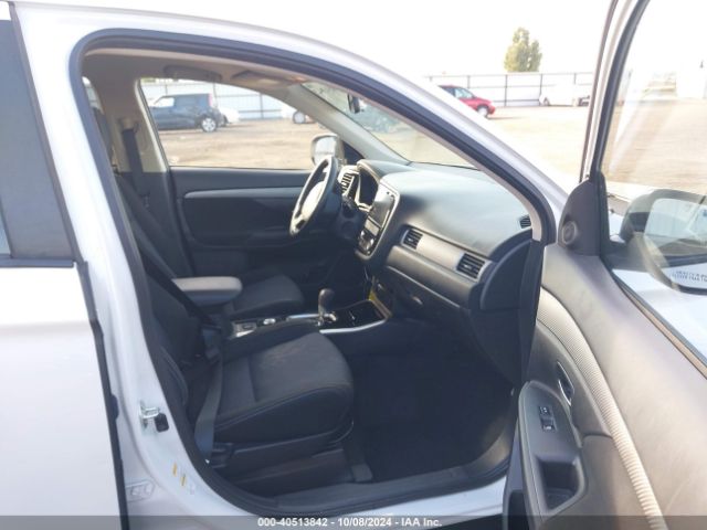 Photo 4 VIN: JA4AZ3A35JZ038089 - MITSUBISHI OUTLANDER 