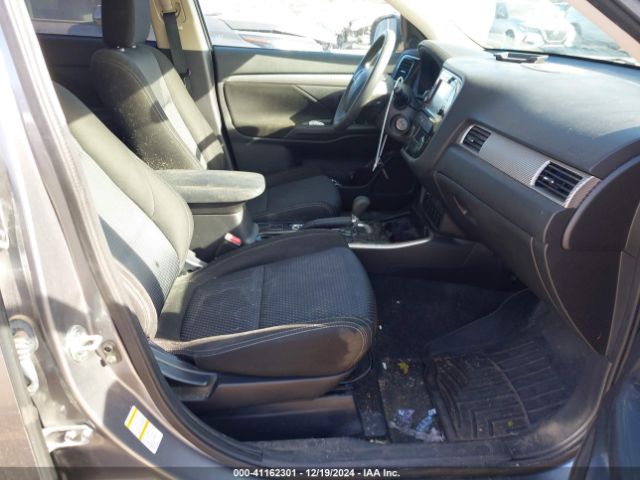 Photo 4 VIN: JA4AZ3A35JZ059525 - MITSUBISHI OUTLANDER 