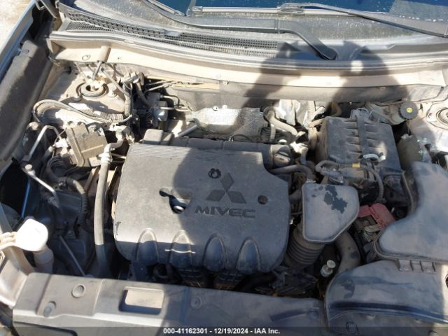 Photo 9 VIN: JA4AZ3A35JZ059525 - MITSUBISHI OUTLANDER 