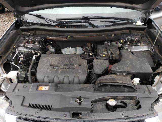 Photo 6 VIN: JA4AZ3A35JZ067205 - MITSUBISHI OUTLANDER 