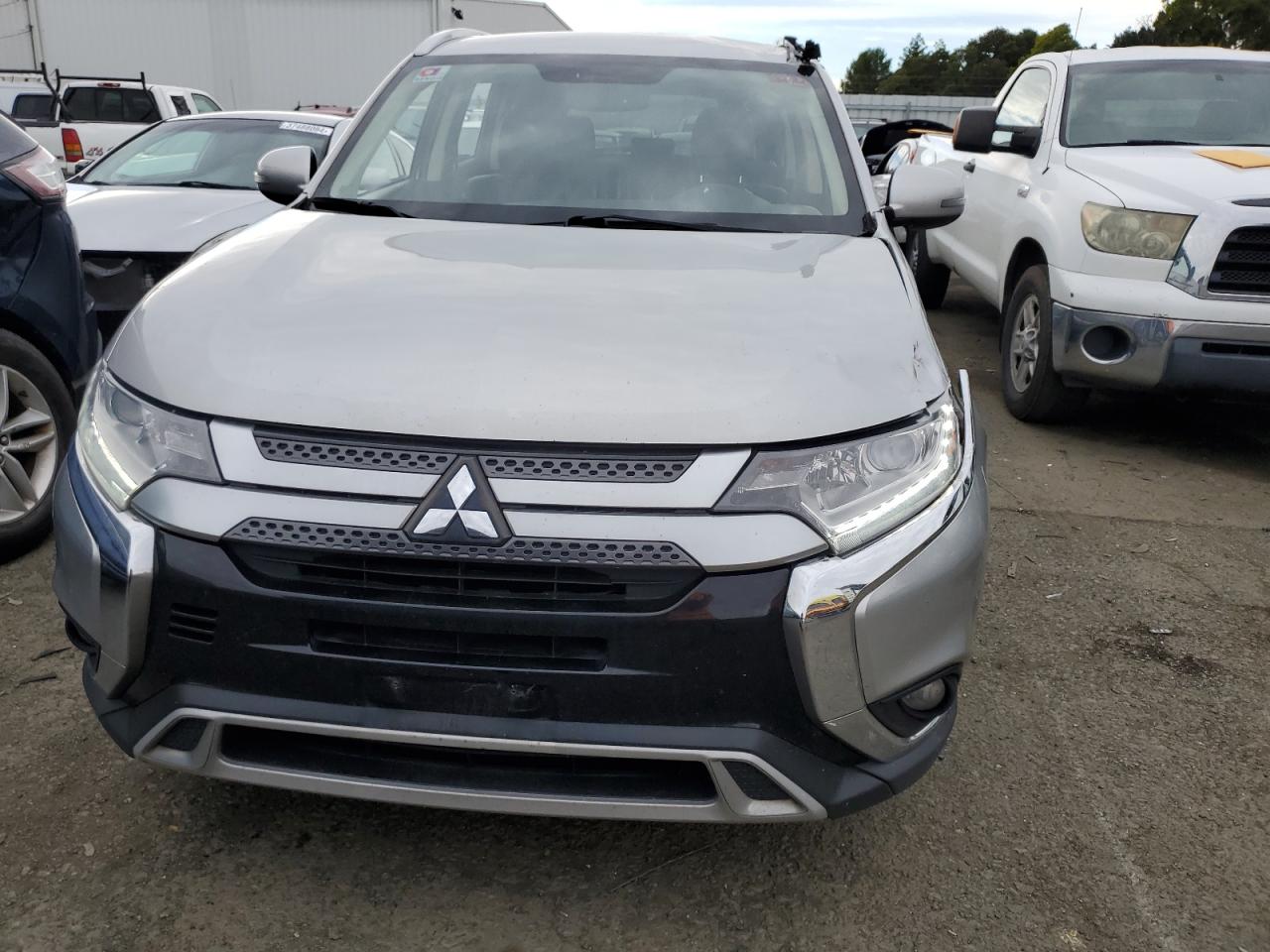 Photo 4 VIN: JA4AZ3A35KZ041947 - MITSUBISHI OUTLANDER 