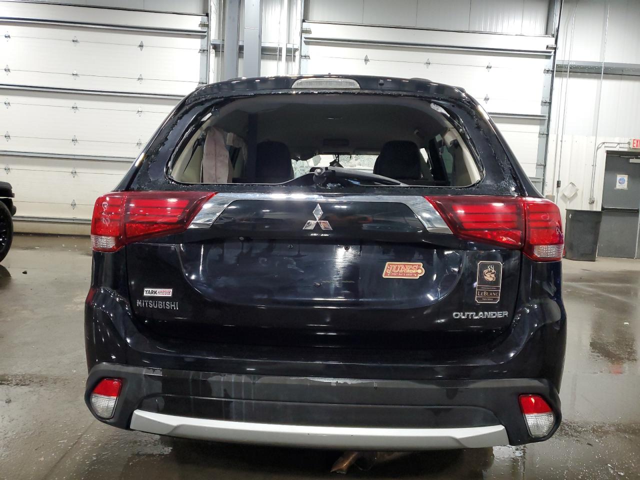 Photo 5 VIN: JA4AZ3A36GZ002257 - MITSUBISHI OUTLANDER 