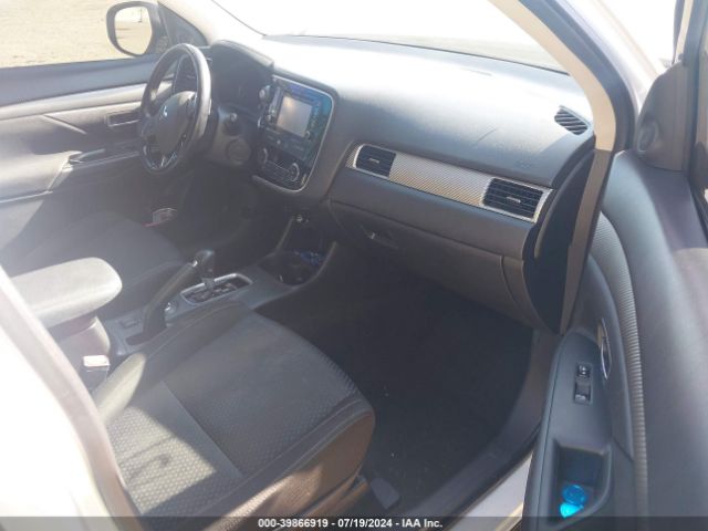 Photo 4 VIN: JA4AZ3A36GZ014215 - MITSUBISHI OUTLANDER 