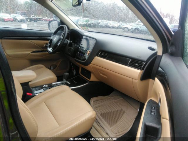 Photo 4 VIN: JA4AZ3A36JZ006543 - MITSUBISHI OUTLANDER 