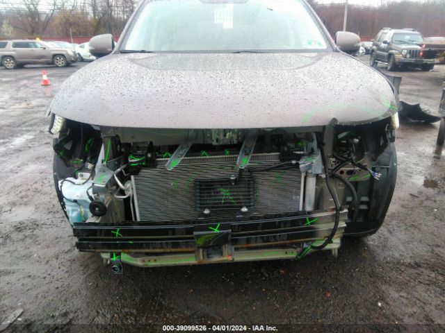 Photo 5 VIN: JA4AZ3A36JZ006543 - MITSUBISHI OUTLANDER 